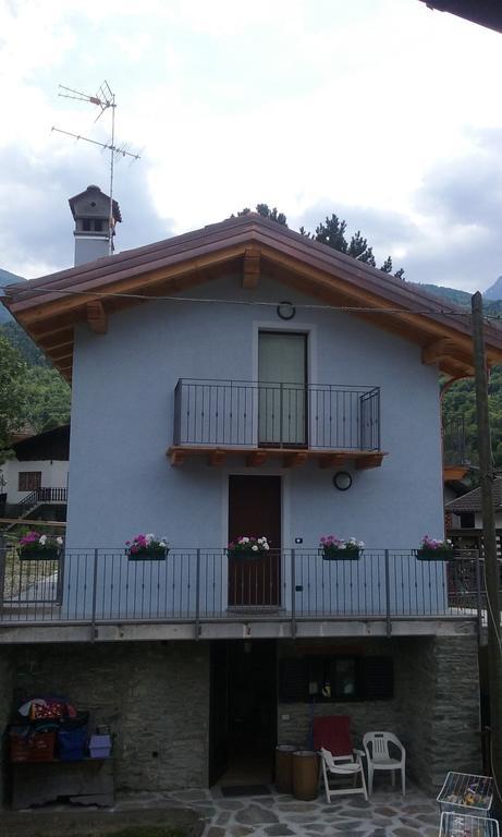 Casa Vacanze Chez Sapin Фенис Номер фото